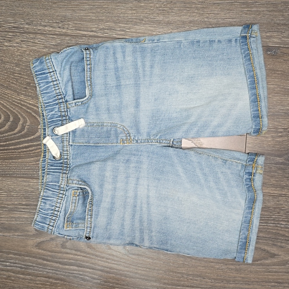 Jean shorts for boys size Small (6/7)